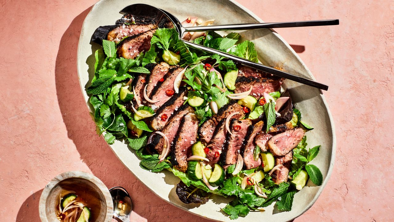 Steak Salads: Filling & Flavorful Meals That Truly Satisfy